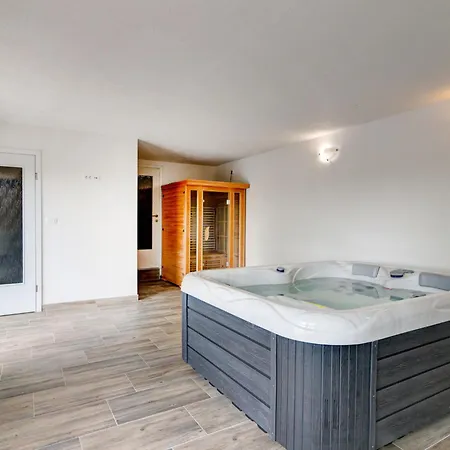 Luka By Interhome *