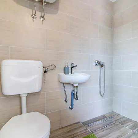 Luka By Interhome * Luka Krmpotska