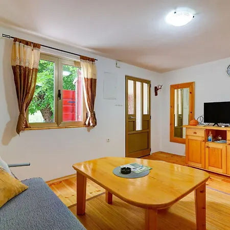 Luka By Interhome Luka Krmpotska